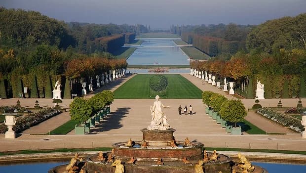Versailles : La Première Grande Déambulation