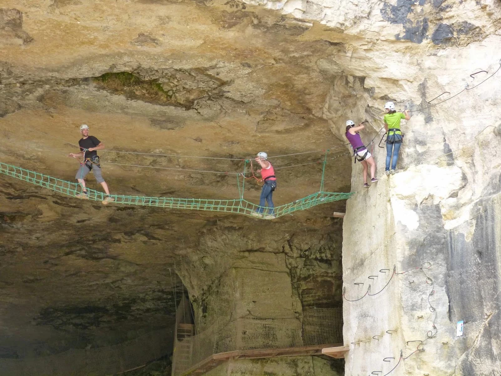 Les Grottes de Champ-Retard