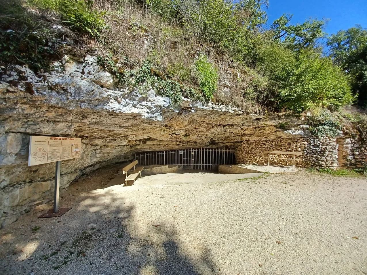 Grottes D’Arcy