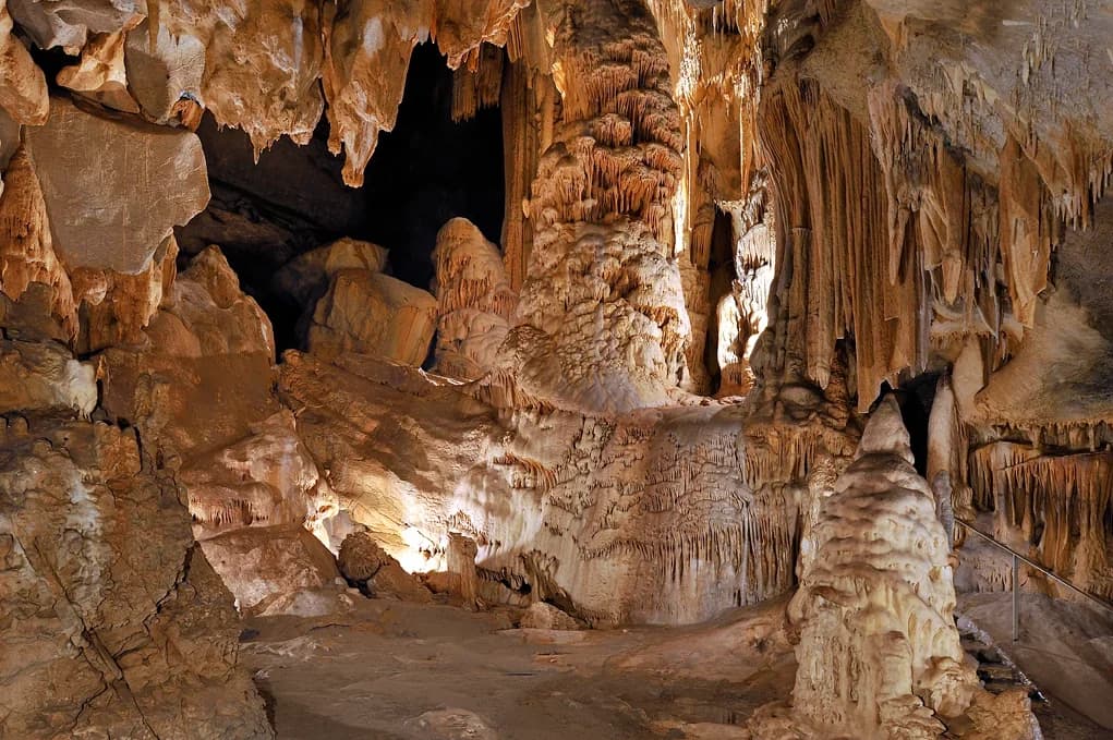 Grottes d'Isturitz et Oxocelhaya