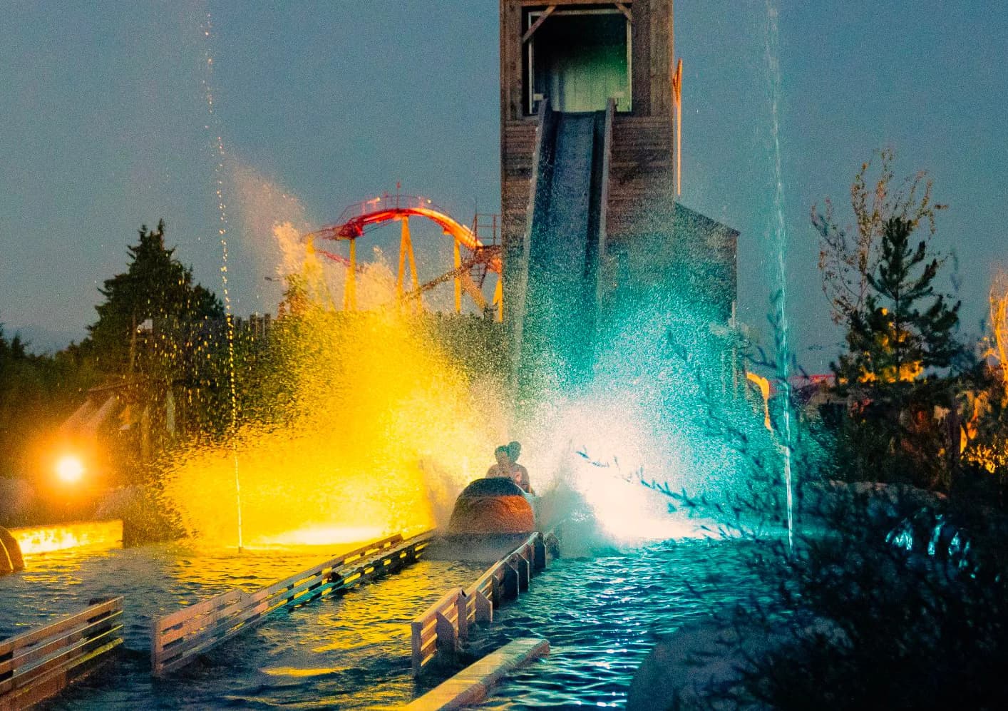 Ce parc d’attractions du Vaucluse ouvre ses portes en soirée pour une expérience unique