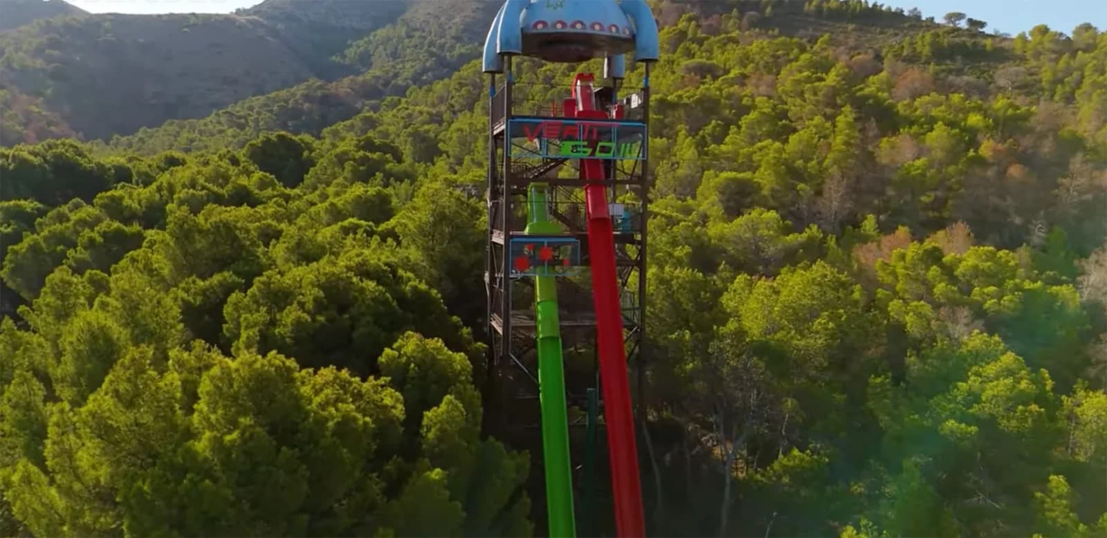 Le plus grand toboggan aquatique d'Europe a rouvert ses portes en Espagne
