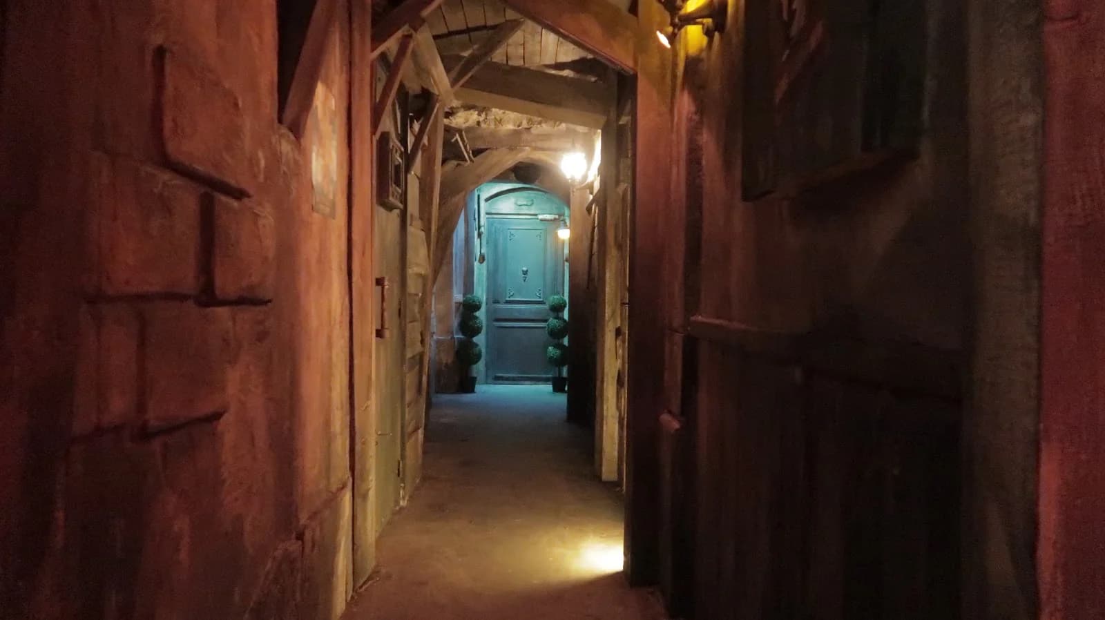 Deep Inside Escape Game