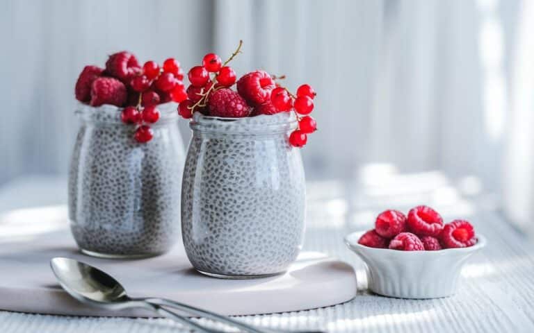 Le pudding de chia aux fruits rouges : la recette healthy qui cartonne (et qu’on devrait tous tester)