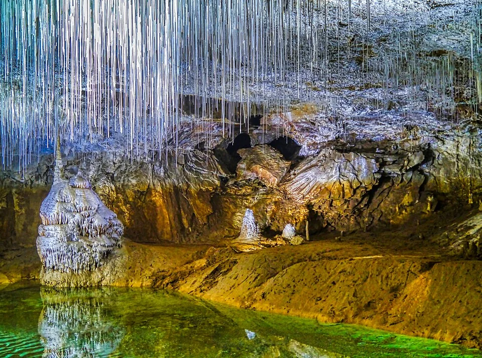 Isère_Grotte_de_Choranche_Fistules_09