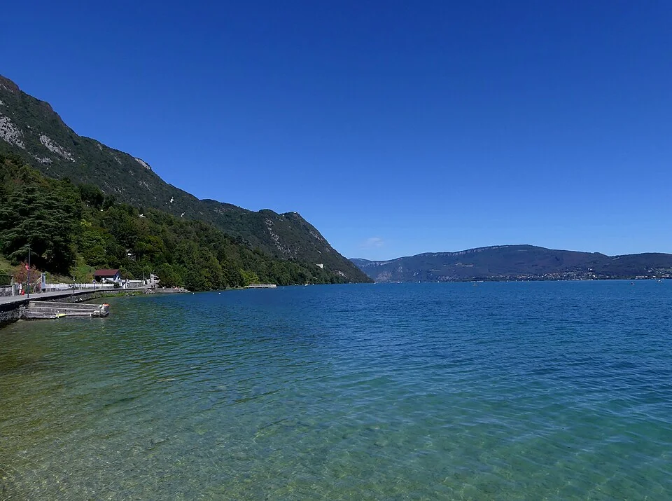 Lac_du_Bourget_en_direction_de_Bourdeau_(août_2025)